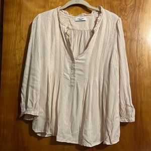 Carly Jean LA sz medium blush blouse